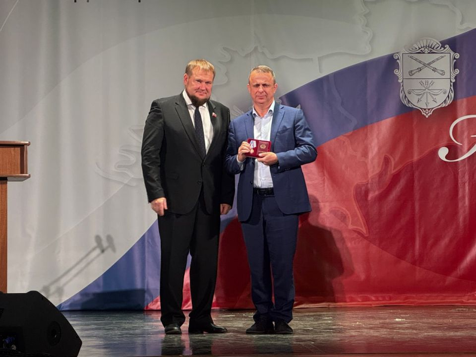 Денис Колесников и Василий Леонов в Москве приняли участие в мероприятиях, приуроченных ко Дню воссоединения ДНР, ЛНР, Запорожской и Херсонской областей с Российской Федерацией Денис Колесников и Василий Леонов в Москве приняли участие в мероприятиях, приуроченных ко Дню воссоединения ДНР, ЛНР, Запорожской и Херсонской областей с Российской Федерацией