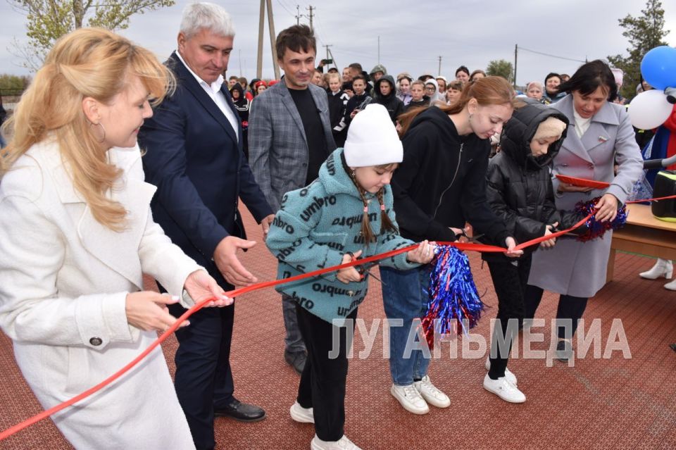 В Городище состоялось открытие спортплощадки В Городище состоялось открытие спортплощадки