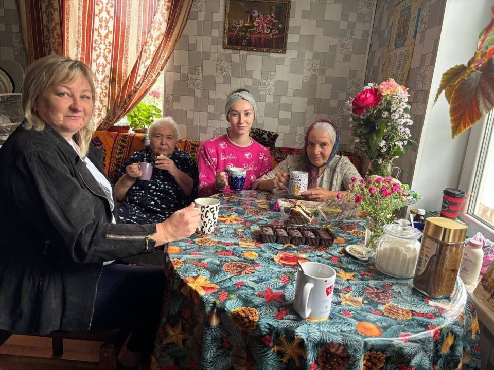 День пожилых людей, который отмечается 1 октября - это не просто официальный праздник, а особый момент жизни, когда все самые добрые слова и помыслы обращены к людям, прошедшим большой жизненный путь День пожилых людей, который отмечается 1 октября - это не просто официальный праздник, а особый момент жизни, когда все самые добрые слова и помыслы обращены к людям, прошедшим большой жизненный путь
