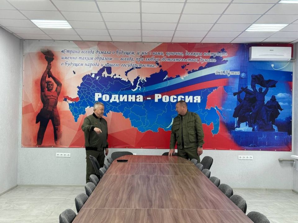 Виктор Водолацкий: Сегодня, с рабочим визитом, посетил один из лучших казачьих кадетских копусов России - Луганский казачий кадетский корпус имени маршала авиации Александра Ефимова Виктор Водолацкий: Сегодня, с рабочим визитом, посетил один из лучших казачьих кадетских копусов России - Луганский казачий кадетский корпус имени маршала авиации Александра Ефимова