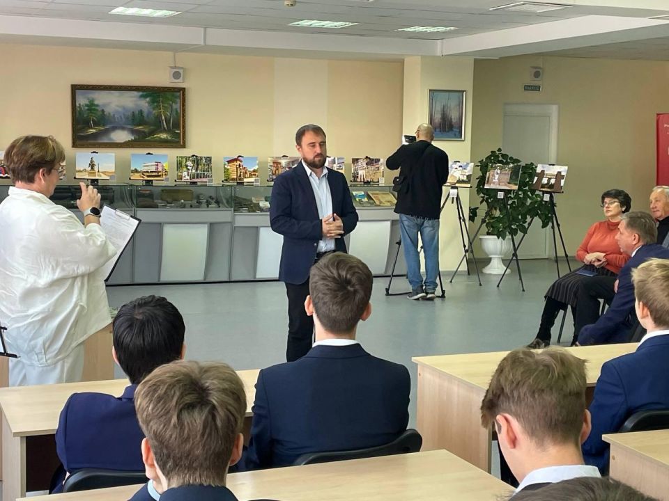Перевальчане приняли участие в открытии выставки региона-шефа Перевальчане приняли участие в открытии выставки региона-шефа