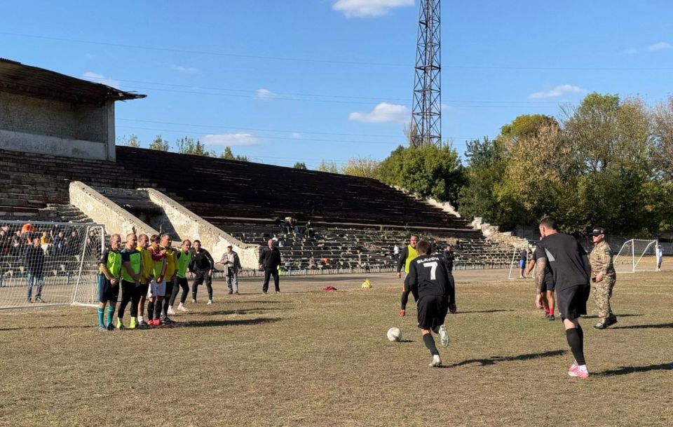 На базе МБУ «Спортивный комплекс – Антрацит» к 130-летию города Антрацита и 89-летия Антрацитовского района состоялось физкультурно-спортивное мероприятие по мини-футболу среди взрослых команд Антрацитовского муниципального... На базе МБУ «Спортивный комплекс – Антрацит» к 130-летию города Антрацита и 89-летия Антрацитовского района состоялось физкультурно-спортивное мероприятие по мини-футболу среди взрослых команд Антрацитовского муниципального...
