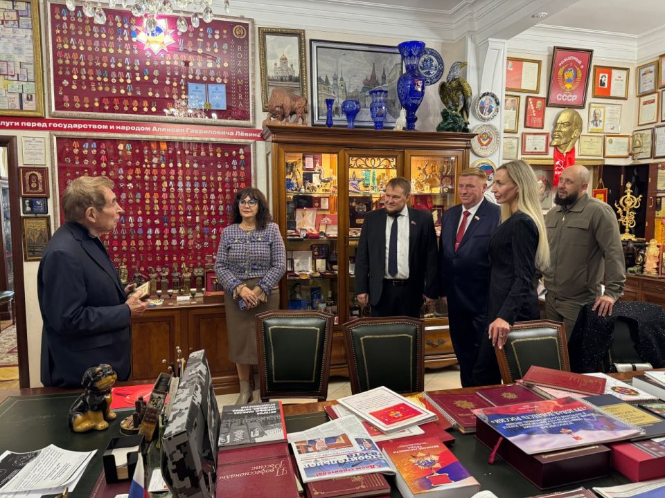 Денис Колесников и Василий Леонов в Москве приняли участие в мероприятиях, приуроченных ко Дню воссоединения ДНР, ЛНР, Запорожской и Херсонской областей с Российской Федерацией Денис Колесников и Василий Леонов в Москве приняли участие в мероприятиях, приуроченных ко Дню воссоединения ДНР, ЛНР, Запорожской и Херсонской областей с Российской Федерацией