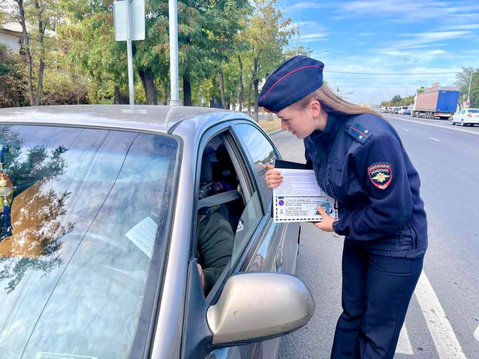 Сотрудники Центра ДиТН, ПБДД ГИБДД МВД по ЛНР провели в Луганске акцию "Правила созданы, чтоб их соблюдать!" Сотрудники Центра ДиТН, ПБДД ГИБДД МВД по ЛНР провели в Луганске акцию "Правила созданы, чтоб их соблюдать!"
