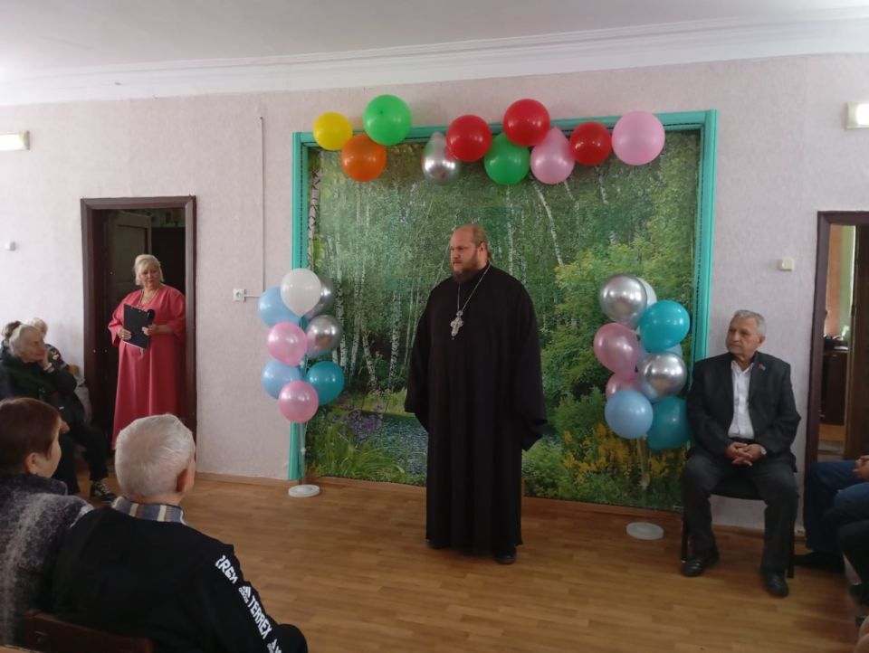 В Стаханове отметили Международный день пожилого человека В Стаханове отметили Международный день пожилого человека