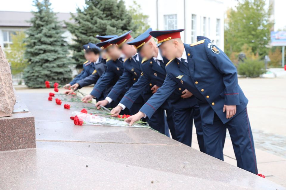 В УФСИН России по Луганской Народной Республике состоялась торжественная церемония приведения к Присяге молодых сотрудников В УФСИН России по Луганской Народной Республике состоялась торжественная церемония приведения к Присяге молодых сотрудников