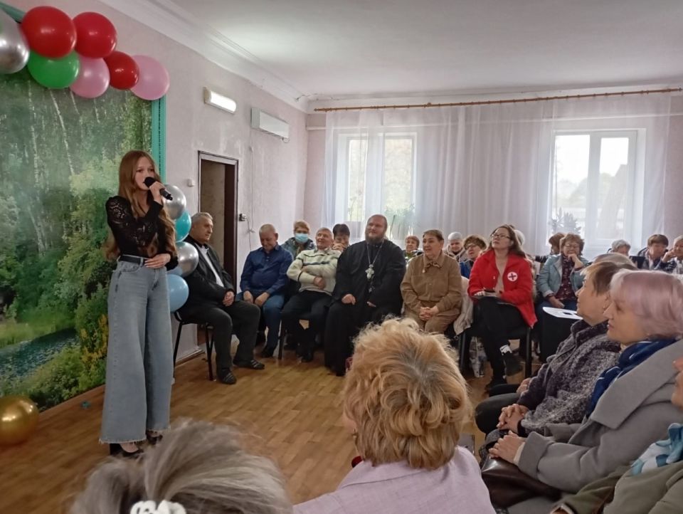 В Стаханове отметили Международный день пожилого человека В Стаханове отметили Международный день пожилого человека