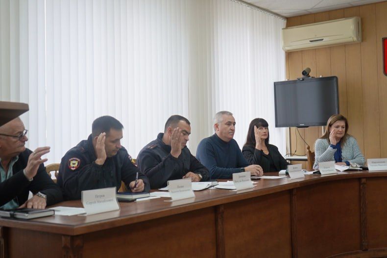 Андрей Сухачев провел заседание антинаркотической комиссии Андрей Сухачев провел заседание антинаркотической комиссии