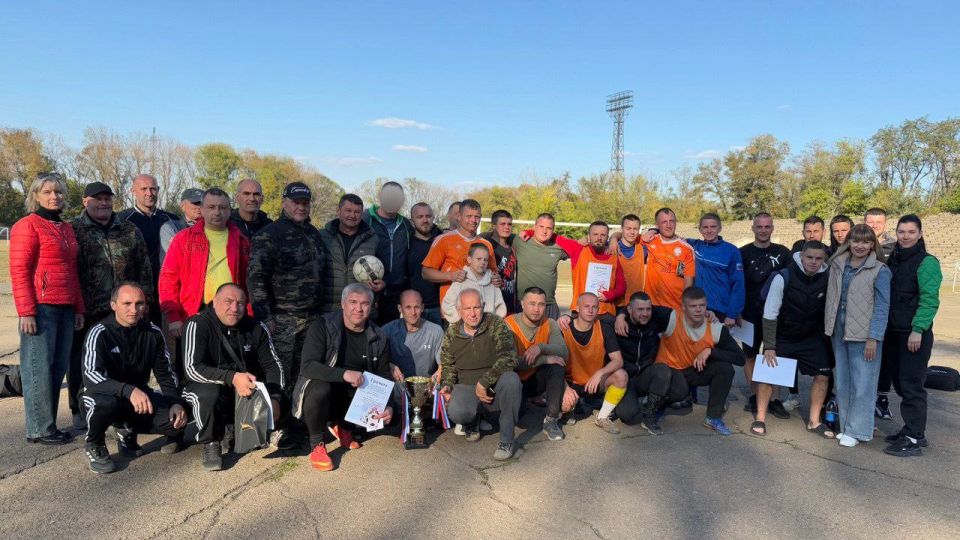На базе МБУ «Спортивный комплекс – Антрацит» к 130-летию города Антрацита и 89-летия Антрацитовского района состоялось физкультурно-спортивное мероприятие по мини-футболу среди взрослых команд Антрацитовского муниципального... На базе МБУ «Спортивный комплекс – Антрацит» к 130-летию города Антрацита и 89-летия Антрацитовского района состоялось физкультурно-спортивное мероприятие по мини-футболу среди взрослых команд Антрацитовского муниципального...