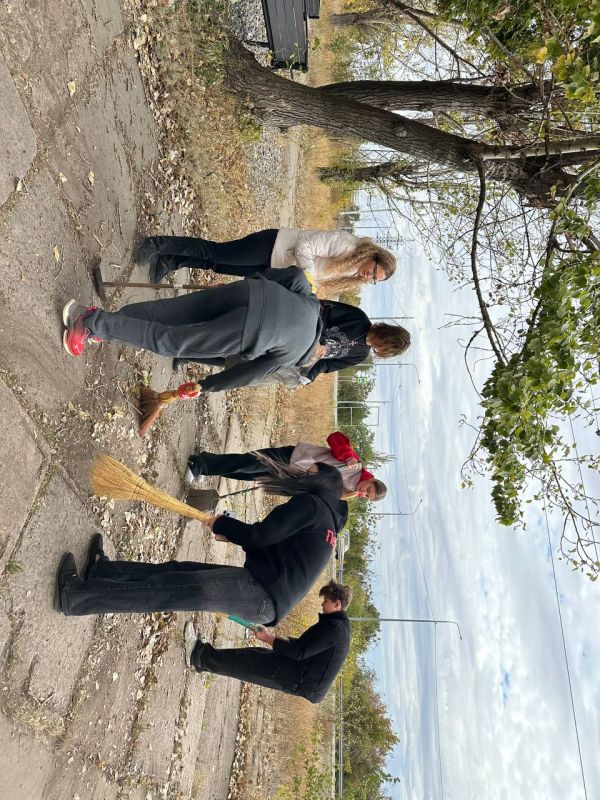 Заместитель председателя МИК Перевальского района приняла участие в патриотической акции Заместитель председателя МИК Перевальского района приняла участие в патриотической акции