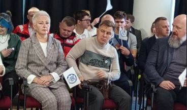 Сегодня в Луганске, в Доме молодежи, царила атмосфера праздника и гордости Сегодня в Луганске, в Доме молодежи, царила атмосфера праздника и гордости