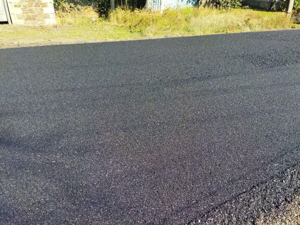 В Ровеньках продолжается масштабный ремонт дорог за счёт средств регионального бюджета В Ровеньках продолжается масштабный ремонт дорог за счёт средств регионального бюджета