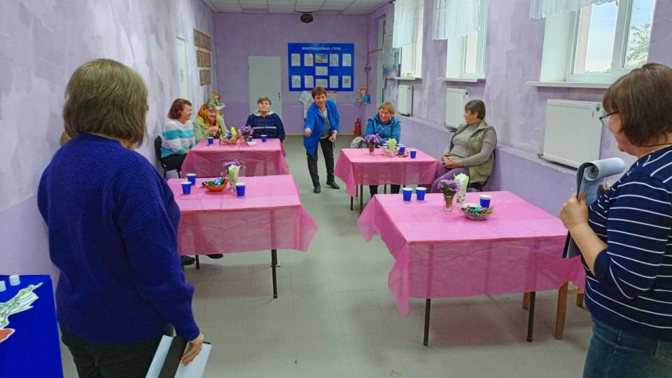 Стало доброй традицией отмечать в начале октября праздник, посвященный Дню пожилых людей Стало доброй традицией отмечать в начале октября праздник, посвященный Дню пожилых людей