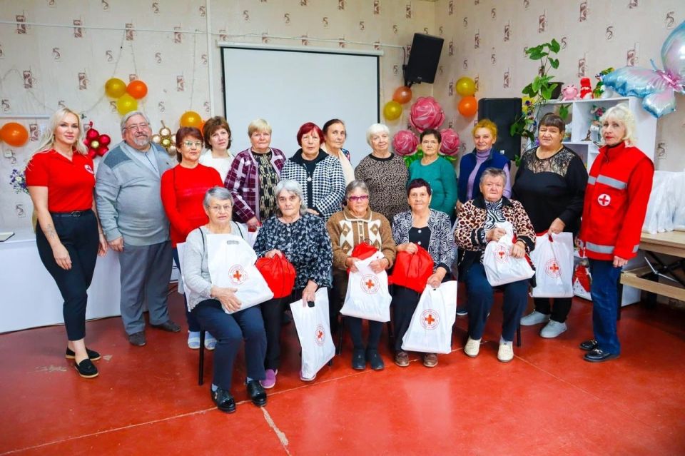 В День пожилых людей, который отмечается 1 октября, в ГБУ ЛНР «Беловодский КЦСОН» состоялся праздничный концерт «Золотые годы» В День пожилых людей, который отмечается 1 октября, в ГБУ ЛНР «Беловодский КЦСОН» состоялся праздничный концерт «Золотые годы»