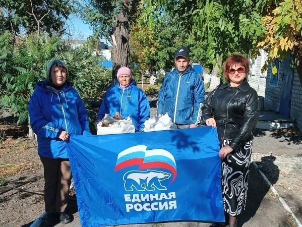Активисты Дубовского первичного отделения №14 ВПП «Единая Россия» предоставили помощь жителю посёлка почтенного возраста Активисты Дубовского первичного отделения №14 ВПП «Единая Россия» предоставили помощь жителю посёлка почтенного возраста