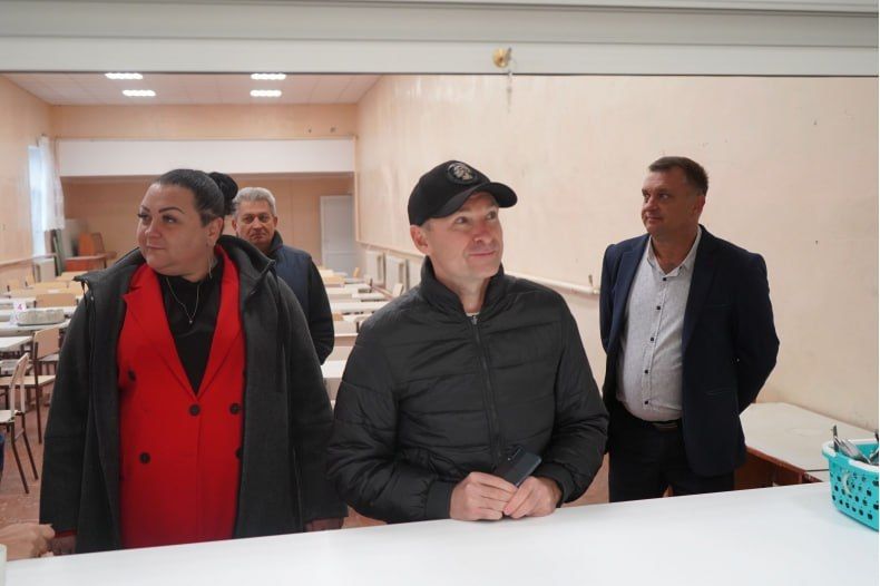 Заместитель Главы Республики Хакасия посетил Володарскую СШ Заместитель Главы Республики Хакасия посетил Володарскую СШ