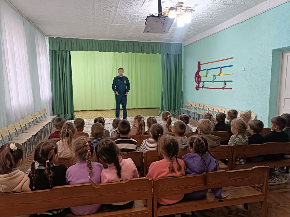 1–2 октября в образовательных учреждениях Краснодонского муниципального округа при участии сотрудников МЧС России проведен Всероссийский открытый урок, приуроченный ко Дню гражданской обороны Российской Федерации 1–2 октября в образовательных учреждениях Краснодонского муниципального округа при участии сотрудников МЧС России проведен Всероссийский открытый урок, приуроченный ко Дню гражданской обороны Российской Федерации