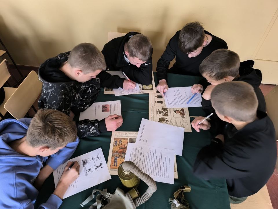 1–2 октября в образовательных учреждениях Краснодонского муниципального округа при участии сотрудников МЧС России проведен Всероссийский открытый урок, приуроченный ко Дню гражданской обороны Российской Федерации 1–2 октября в образовательных учреждениях Краснодонского муниципального округа при участии сотрудников МЧС России проведен Всероссийский открытый урок, приуроченный ко Дню гражданской обороны Российской Федерации