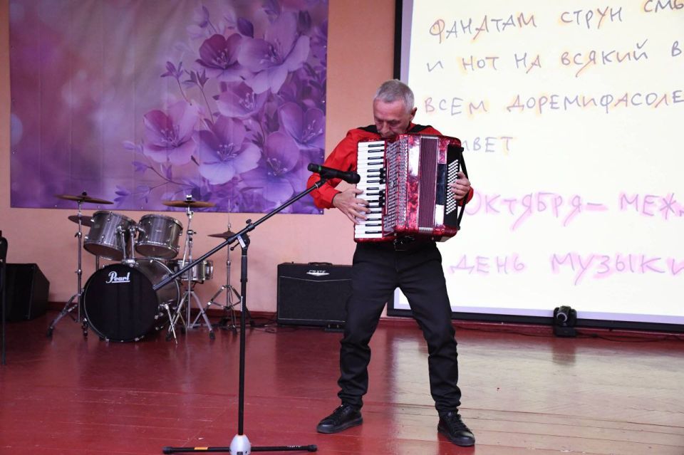 Сергей Колягин: В Детской школе искусств города Первомайска прошел замечательный праздник, посвященный Международному дню музыки и Дню учителя Сергей Колягин: В Детской школе искусств города Первомайска прошел замечательный праздник, посвященный Международному дню музыки и Дню учителя