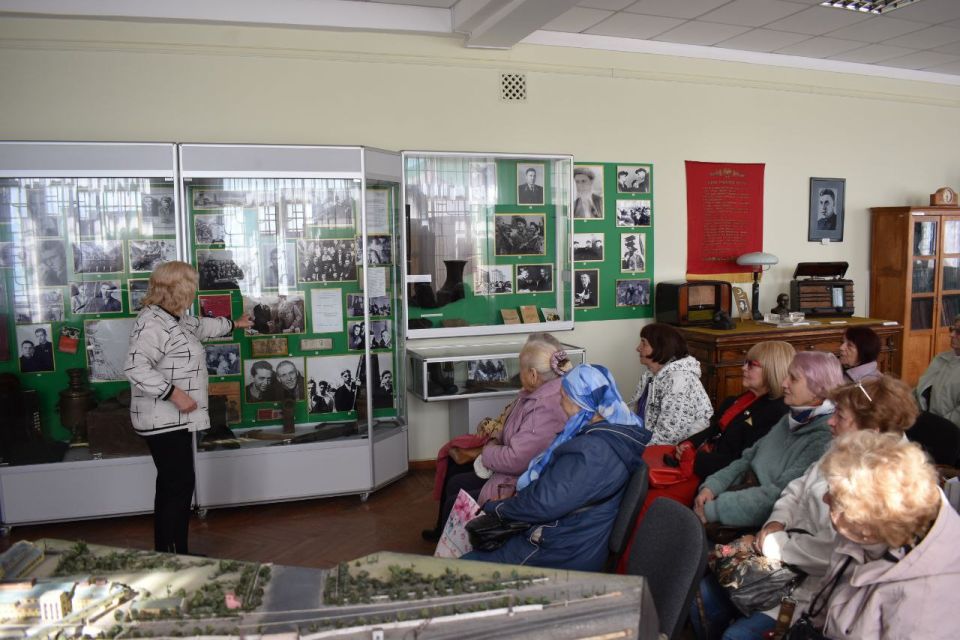 В городском музее отметили Международный день пожилых людей и 90-летие стахановского движения В городском музее отметили Международный день пожилых людей и 90-летие стахановского движения