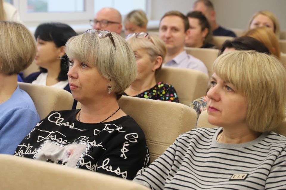 Сотрудник МВД и представитель Банка России провели совместную профилактическую лекцию для сотрудников шести республиканских министерств Сотрудник МВД и представитель Банка России провели совместную профилактическую лекцию для сотрудников шести республиканских министерств