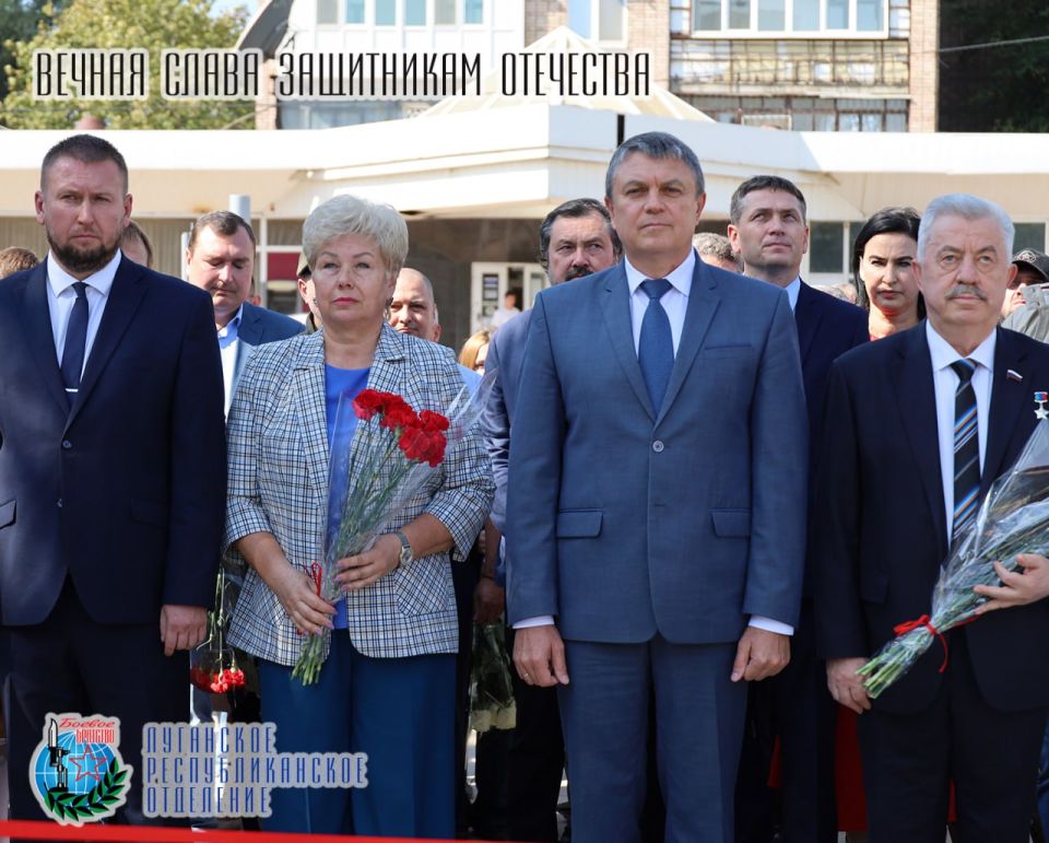 9 сентября в Луганске прошла торжественная церемония открытия Аллеи Российской Славы в реконструированном сквере Славы 9 сентября в Луганске прошла торжественная церемония открытия Аллеи Российской Славы в реконструированном сквере Славы
