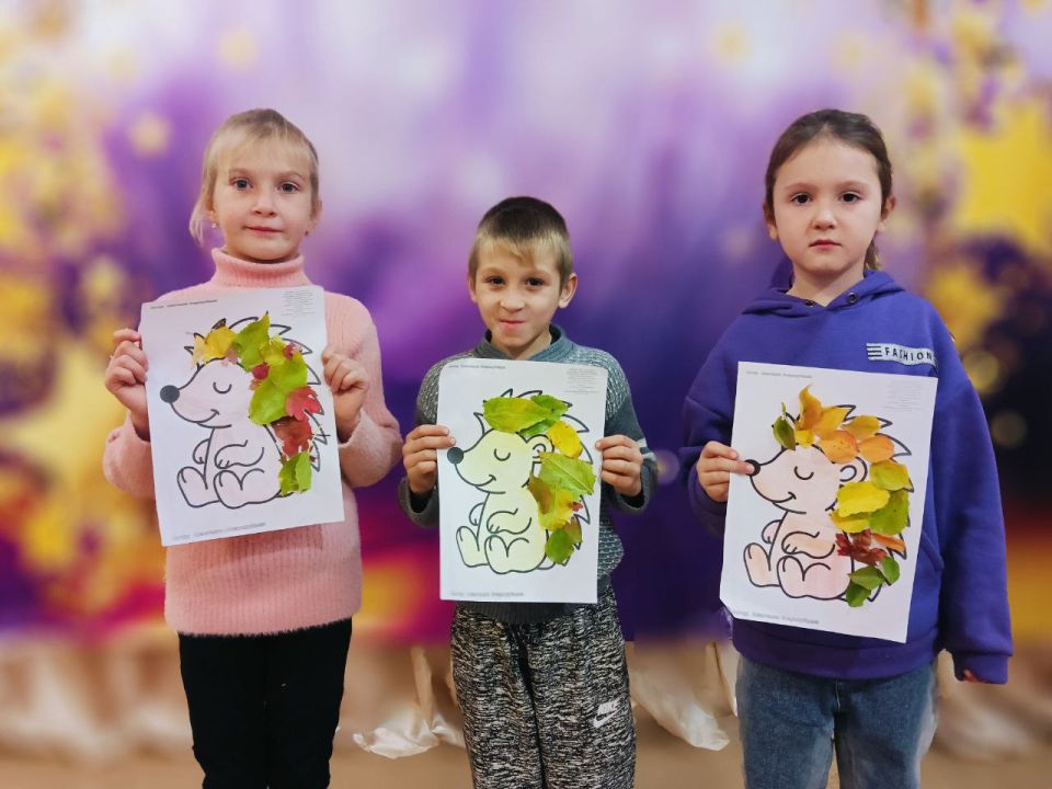 Мастер-класс по созданию «Ежика» из осенних листьев прошел в Александропольском СДК Мастер-класс по созданию «Ежика» из осенних листьев прошел в Александропольском СДК