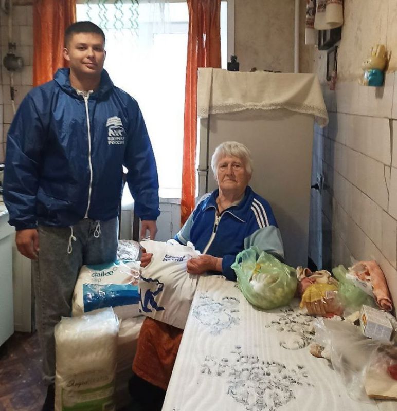 В День пожилого человека «Единая Россия» по всей ЛНР пришла на помощь старшему поколению В День пожилого человека «Единая Россия» по всей ЛНР пришла на помощь старшему поколению