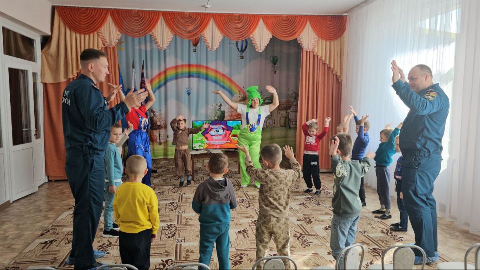 2 октября ГБДОУ ЛНР «Беловодский ЯС №2 «Радуга» принял участие в проведении Всероссийского открытого урока «Основы безопасности жизнедеятельности» 2 октября ГБДОУ ЛНР «Беловодский ЯС №2 «Радуга» принял участие в проведении Всероссийского открытого урока «Основы безопасности жизнедеятельности»