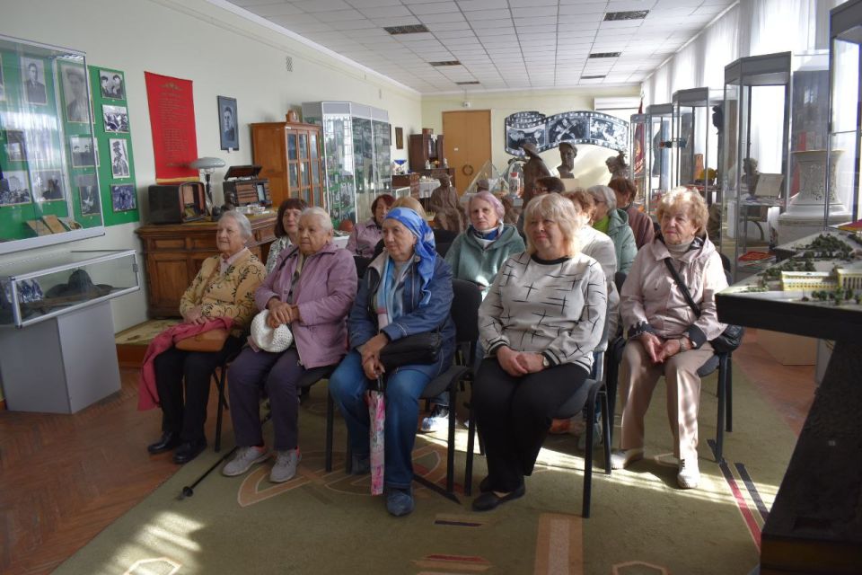 В городском музее отметили Международный день пожилых людей и 90-летие стахановского движения В городском музее отметили Международный день пожилых людей и 90-летие стахановского движения