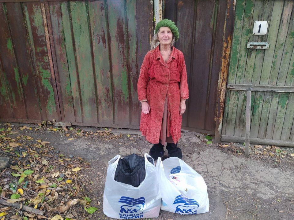 В рамках празднования Международного дня пожилых людей единороссы Славяносербщины поздравили одиноко проживающих людей старшего поколения и работников филиала «Славяносербский техникум» ЛГАУ с праздником и от местного... В рамках празднования Международного дня пожилых людей единороссы Славяносербщины поздравили одиноко проживающих людей старшего поколения и работников филиала «Славяносербский техникум» ЛГАУ с праздником и от местного...