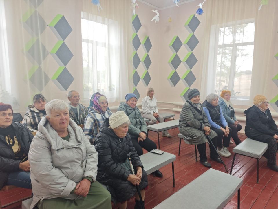 В Малоивановском ДК прошла концертная программа ко Дню пожилого человека В Малоивановском ДК прошла концертная программа ко Дню пожилого человека