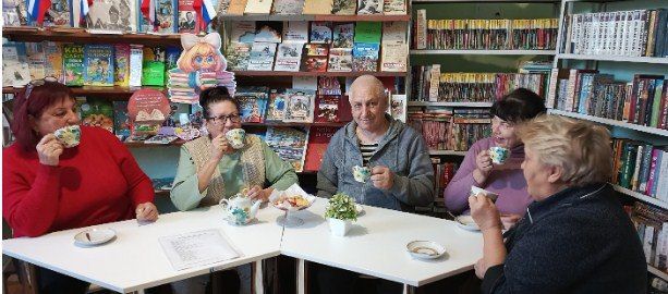 В библиотеке пгт. Белореченский прошло литературное чаепитие ко Дню пожилого человека «Души запасы золотые» В библиотеке пгт. Белореченский прошло литературное чаепитие ко Дню пожилого человека «Души запасы золотые»