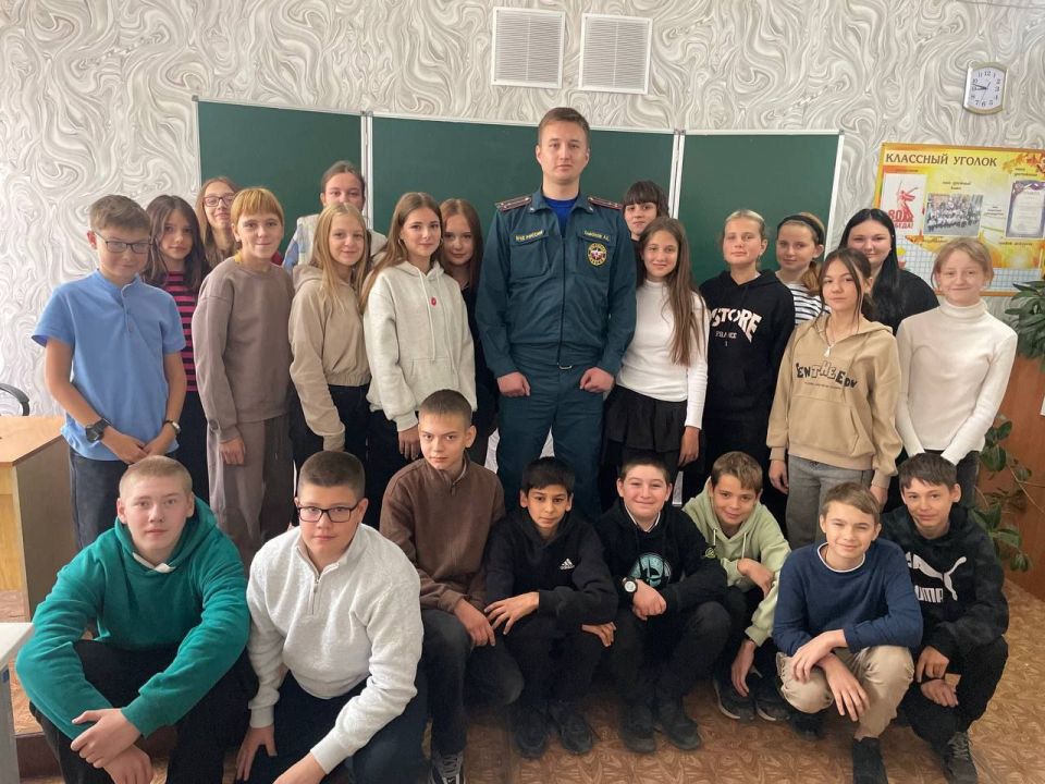 1–2 октября в образовательных учреждениях Краснодонского муниципального округа при участии сотрудников МЧС России проведен Всероссийский открытый урок, приуроченный ко Дню гражданской обороны Российской Федерации 1–2 октября в образовательных учреждениях Краснодонского муниципального округа при участии сотрудников МЧС России проведен Всероссийский открытый урок, приуроченный ко Дню гражданской обороны Российской Федерации