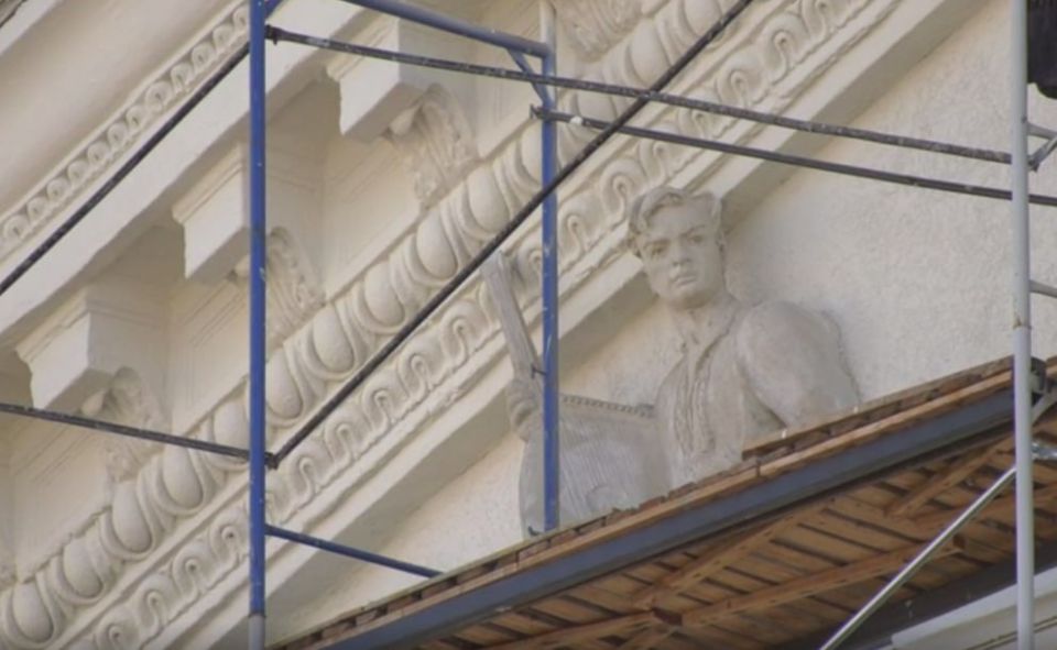 В рамках специального инфраструктурного проекта, который реализуется по Народной программе Единой России при поддержке шефа-региона Тюменской области, в Краснодонском округе ведутся масштабные работы по восстановлению фасада... В рамках специального инфраструктурного проекта, который реализуется по Народной программе Единой России при поддержке шефа-региона Тюменской области, в Краснодонском округе ведутся масштабные работы по восстановлению фасада...