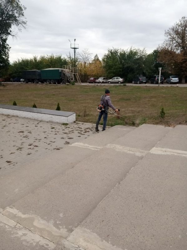 Работа коммунальщиков очень сложная, требующая ответственности и оперативности Работа коммунальщиков очень сложная, требующая ответственности и оперативности