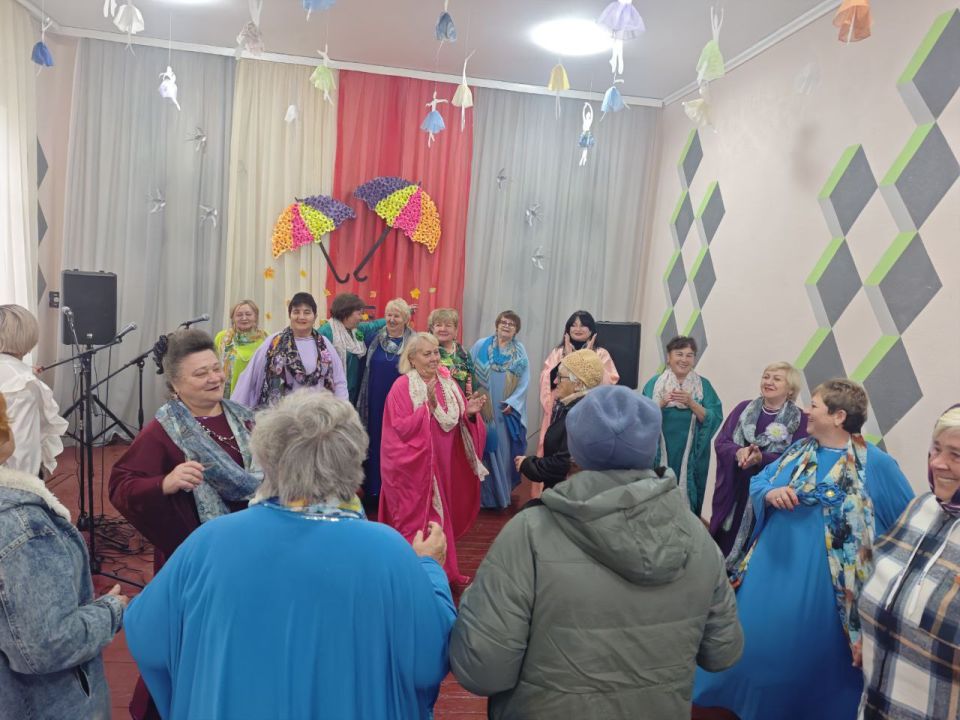 В Малоивановском ДК прошла концертная программа ко Дню пожилого человека В Малоивановском ДК прошла концертная программа ко Дню пожилого человека