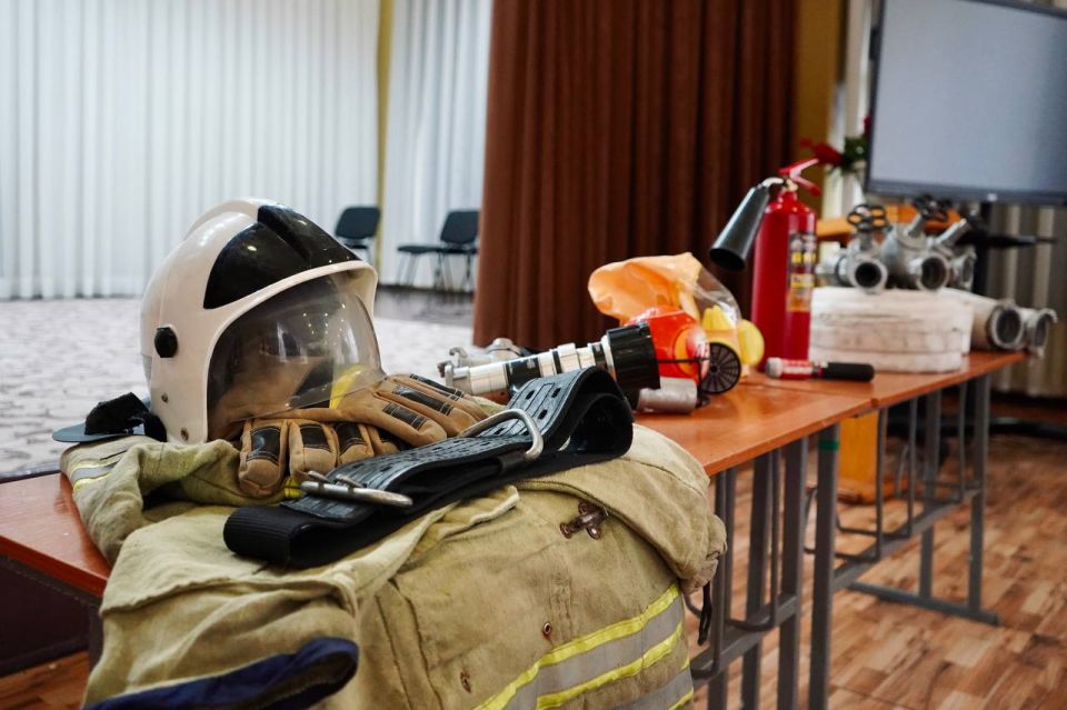 В преддверии Дня гражданской обороны инструкторы Луганского РО ВСКС делятся знаниями и опытом с молодёжью В преддверии Дня гражданской обороны инструкторы Луганского РО ВСКС делятся знаниями и опытом с молодёжью