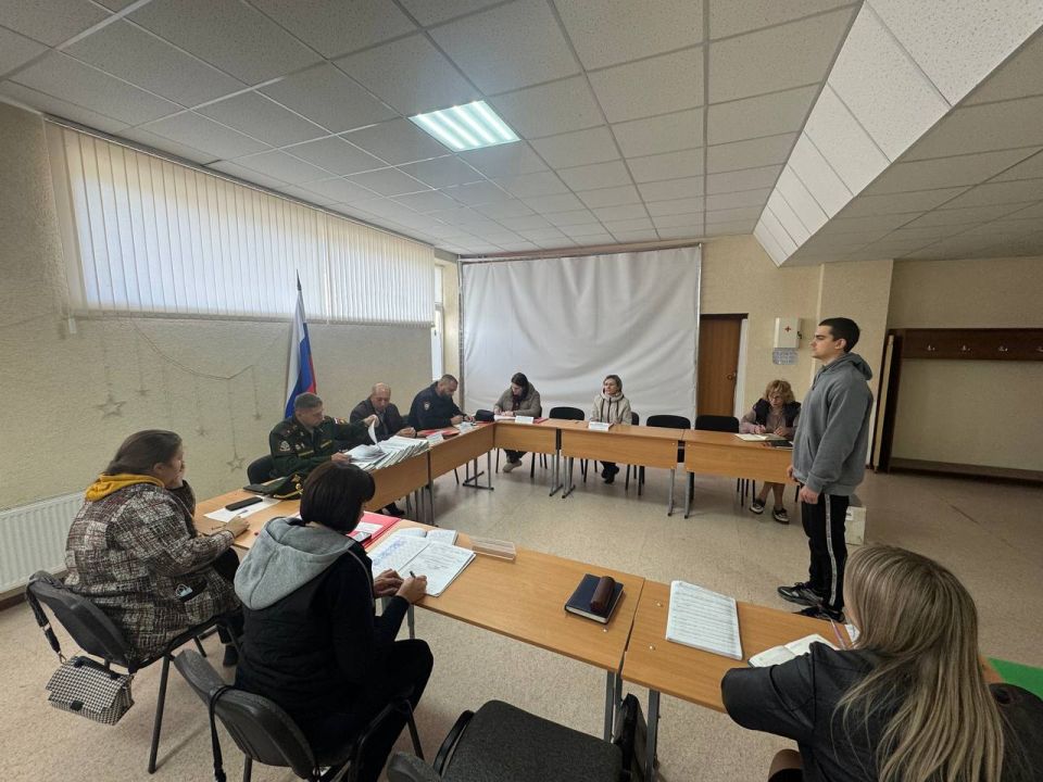 Сергей Крамаренко: Сегодня прошло первое заседание комиссии по осеннему призыву на военную службу в Славяносербском округе Сергей Крамаренко: Сегодня прошло первое заседание комиссии по осеннему призыву на военную службу в Славяносербском округе