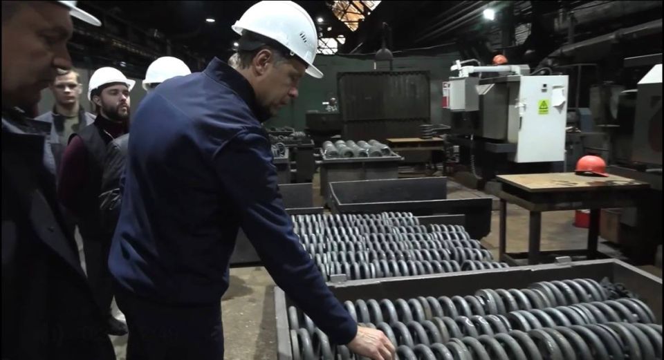  -                 . .. 