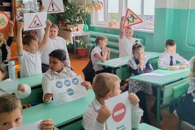 Во всех образовательных организациях Свердловского муниципалитета прошел месячник «Внимание, дети!» Во всех образовательных организациях Свердловского муниципалитета прошел месячник «Внимание, дети!»