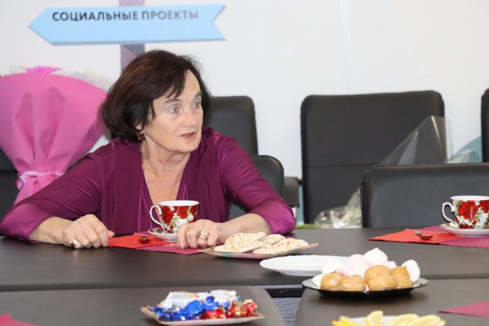 Яна Сылкина: В преддверии Дня учителя встретились с педагогами нашего городского округа, которые с первых дней освобождения Северодонецка восстанавливают нашу систему образования, вкладывая в это душу, время и силы Яна Сылкина: В преддверии Дня учителя встретились с педагогами нашего городского округа, которые с первых дней освобождения Северодонецка восстанавливают нашу систему образования, вкладывая в это душу, время и силы