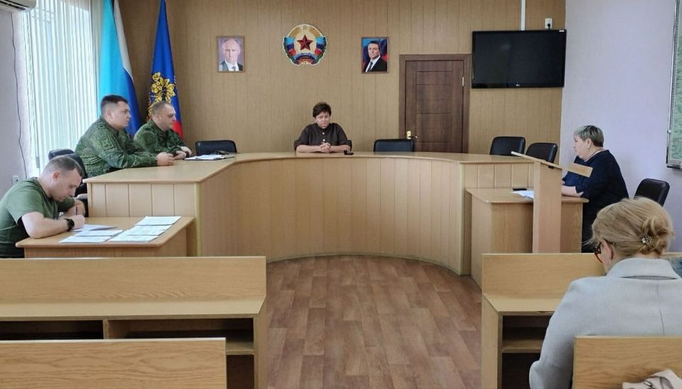В Администрации городского округа город Ровеньки прошло заседание оперативного штаба по вопросам отбора граждан для поступления на военную службу по контракту и проведения информационно-агитационной работы среди населения В Администрации городского округа город Ровеньки прошло заседание оперативного штаба по вопросам отбора граждан для поступления на военную службу по контракту и проведения информационно-агитационной работы среди населения