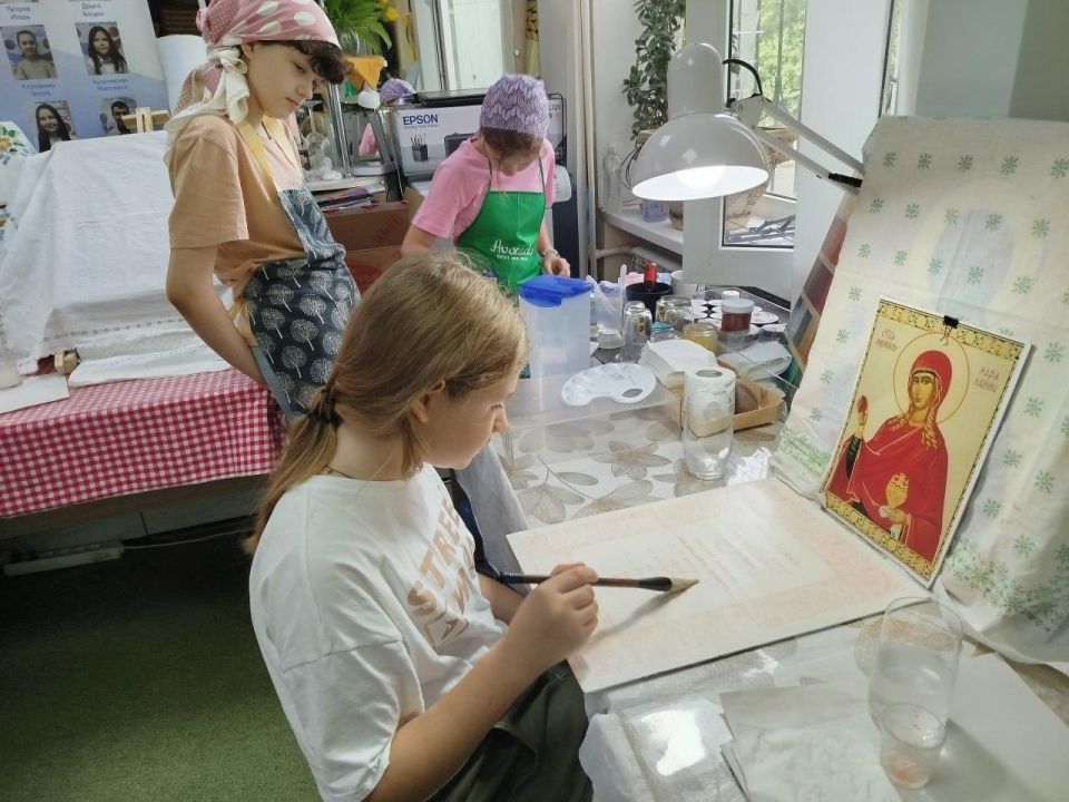 А вы знали, что в ЛНР успешно существуют проект «Иконопись — колыбель культурного наследия и выбор Донбасса» в древней технике энкаустики — это техника живописи, в которой связующим веществом красок выступает воск? А знали... А вы знали, что в ЛНР успешно существуют проект «Иконопись — колыбель культурного наследия и выбор Донбасса» в древней технике энкаустики — это техника живописи, в которой связующим веществом красок выступает воск? А знали...