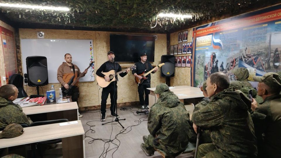 Россия – это мы: поездка победителей в г. Луганск Россия – это мы: поездка победителей в г. Луганск