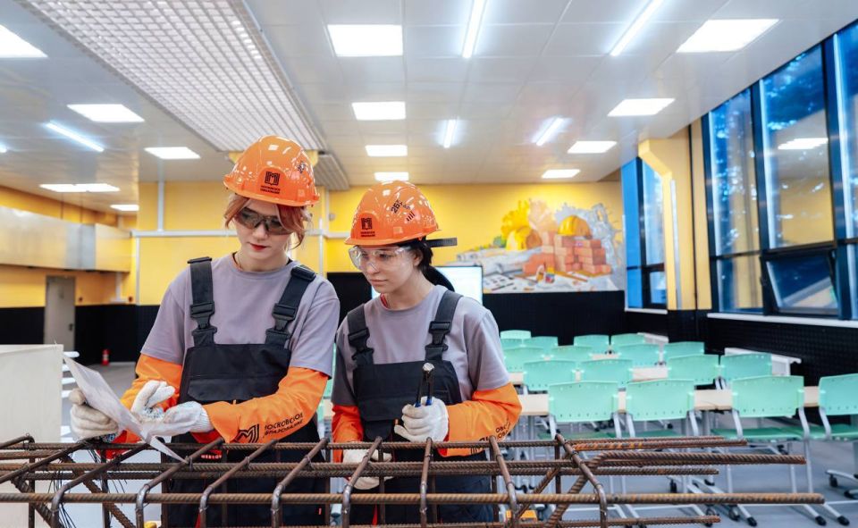 Школьники ЛНР будут сдавать ОГЭ по упрощённой форме для поступления в колледжи до 2029 года Школьники ЛНР будут сдавать ОГЭ по упрощённой форме для поступления в колледжи до 2029 года