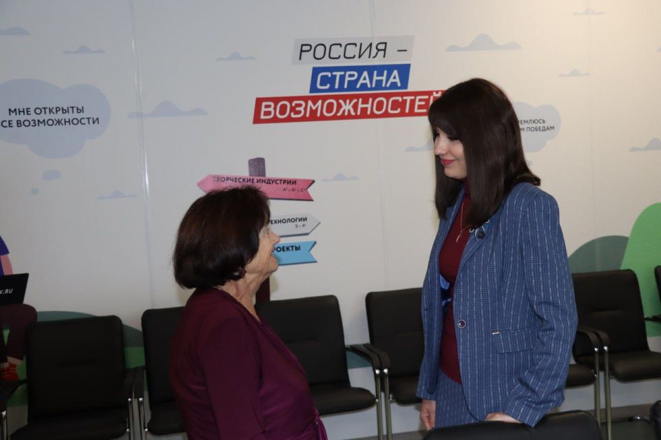 Яна Сылкина: В преддверии Дня учителя встретились с педагогами нашего городского округа, которые с первых дней освобождения Северодонецка восстанавливают нашу систему образования, вкладывая в это душу, время и силы Яна Сылкина: В преддверии Дня учителя встретились с педагогами нашего городского округа, которые с первых дней освобождения Северодонецка восстанавливают нашу систему образования, вкладывая в это душу, время и силы