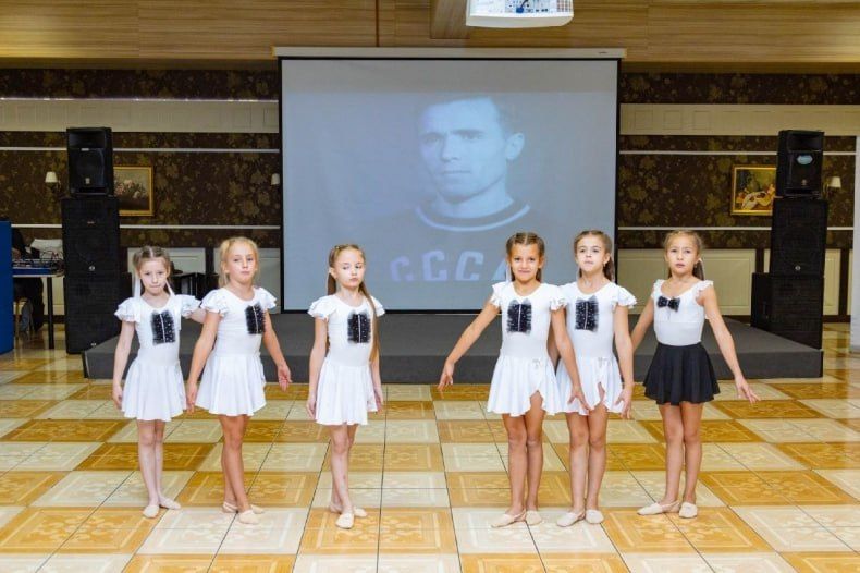 Юные гимнастки из Свердловска стали победителями международного фестиваля «Займись спортом – Стань первым!» Юные гимнастки из Свердловска стали победителями международного фестиваля «Займись спортом – Стань первым!»