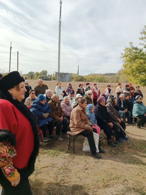 С Днем села, Пионерское!. Сегодня, 3 октября, наше чудесное село отмечало свой праздник! С теплыми поздравлениями к жителям обратились: С Днем села, Пионерское!. Сегодня, 3 октября, наше чудесное село отмечало свой праздник! С теплыми поздравлениями к жителям обратились:
