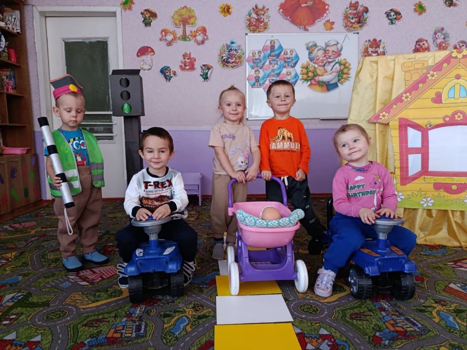 В Новодарьевском детском саду "Солнышко" прошло занятие, приуроченное к празднованию Дня гражданской обороны Российской Федерации В Новодарьевском детском саду "Солнышко" прошло занятие, приуроченное к празднованию Дня гражданской обороны Российской Федерации